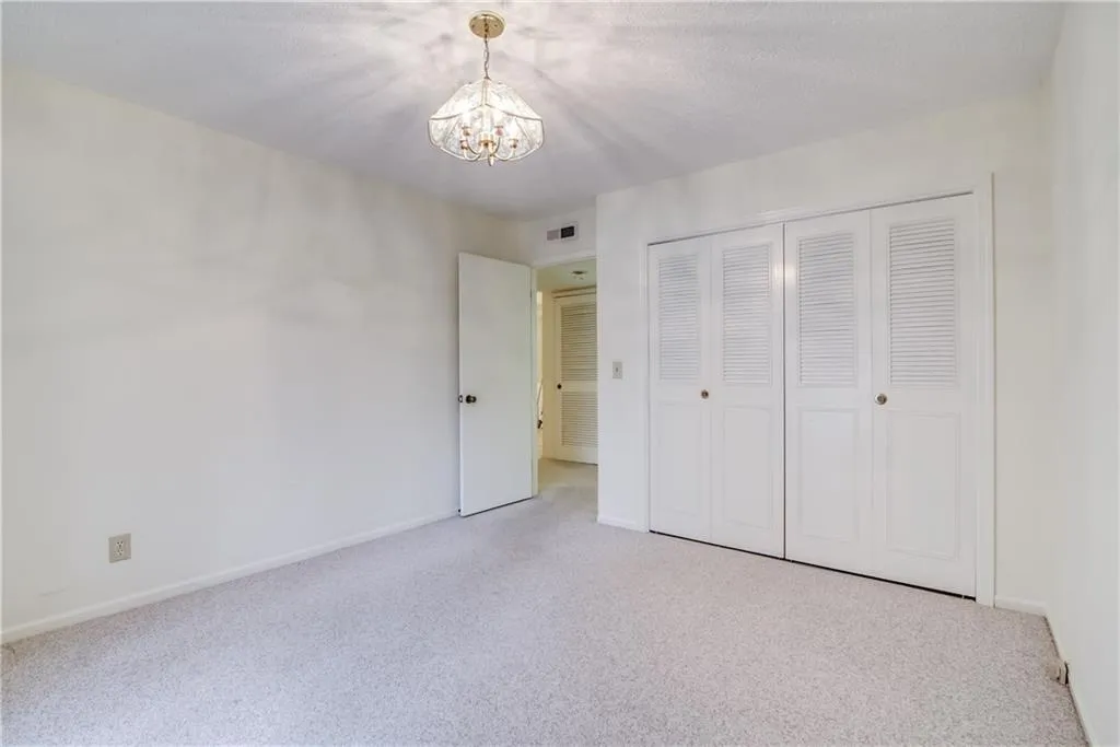 6851 Roswell Road Unit N16, Sandy Springs, Georgia 30328, 3 Bedrooms Bedrooms, ,2 BathroomsBathrooms,Residential,Sold,6851 Roswell Road Unit N16,5788968
