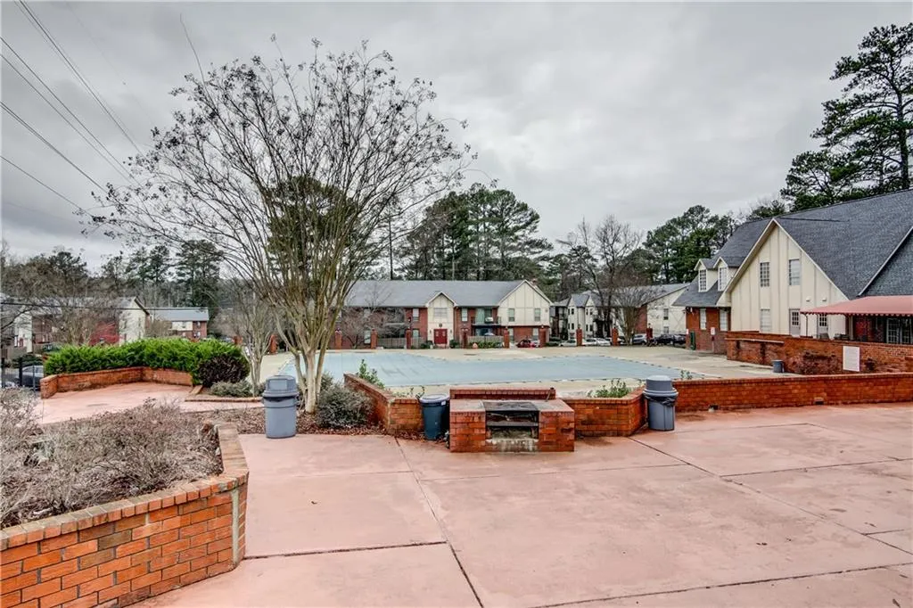 6851 Roswell Road Unit N16, Sandy Springs, Georgia 30328, 3 Bedrooms Bedrooms, ,2 BathroomsBathrooms,Residential,Sold,6851 Roswell Road Unit N16,5788968