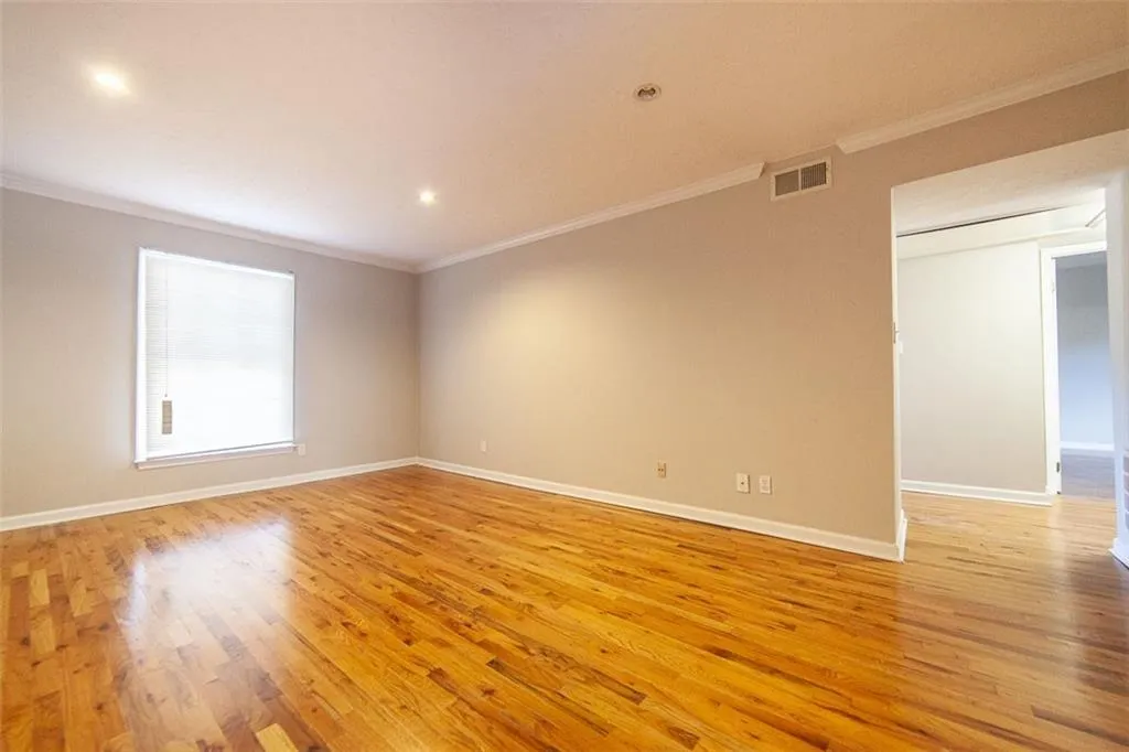 6700 Roswell Road Unit 27c, Atlanta, Georgia 30328, 2 Bedrooms Bedrooms, ,2 BathroomsBathrooms,Residential,Sold,6700 Roswell Road Unit 27c,6510089