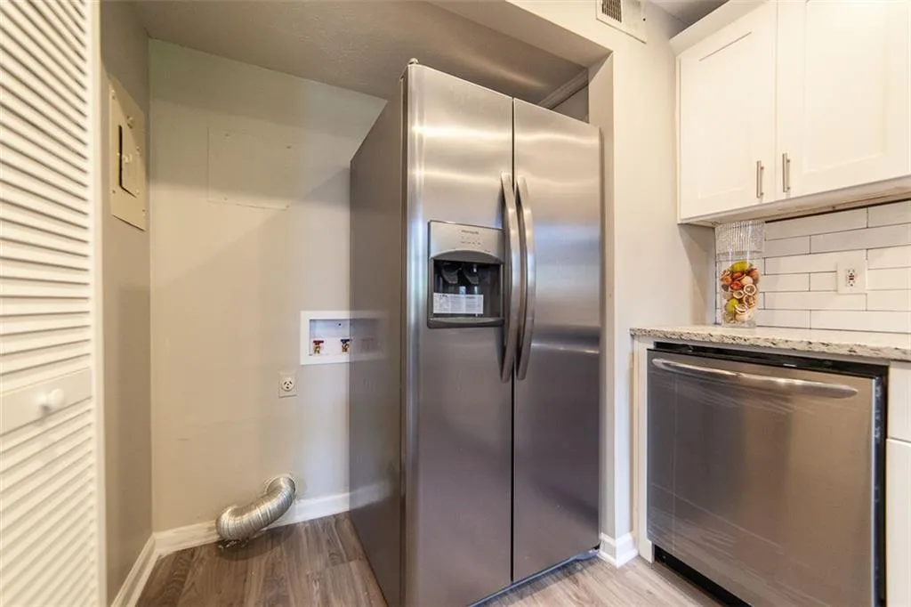6700 Roswell Road Unit 27c, Atlanta, Georgia 30328, 2 Bedrooms Bedrooms, ,2 BathroomsBathrooms,Residential,Sold,6700 Roswell Road Unit 27c,6510089