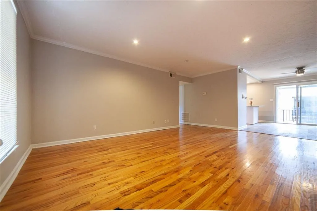 6700 Roswell Road Unit 27c, Atlanta, Georgia 30328, 2 Bedrooms Bedrooms, ,2 BathroomsBathrooms,Residential,Sold,6700 Roswell Road Unit 27c,6510089
