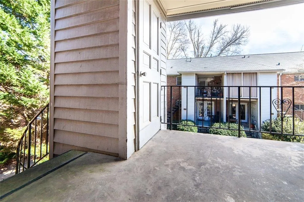 6700 Roswell Road Unit 27c, Atlanta, Georgia 30328, 2 Bedrooms Bedrooms, ,2 BathroomsBathrooms,Residential,Sold,6700 Roswell Road Unit 27c,6510089