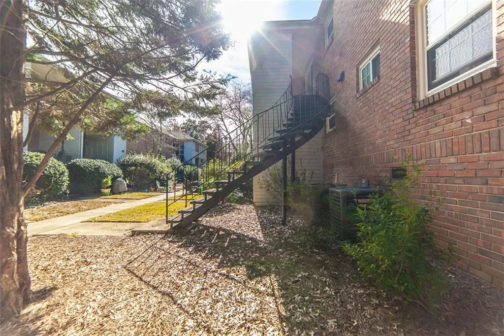 6700 Roswell Road Unit 27c, Atlanta, Georgia 30328, 2 Bedrooms Bedrooms, ,2 BathroomsBathrooms,Residential,Sold,6700 Roswell Road Unit 27c,6510089