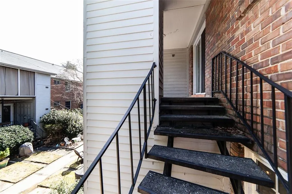 6700 Roswell Road Unit 27c, Atlanta, Georgia 30328, 2 Bedrooms Bedrooms, ,2 BathroomsBathrooms,Residential,Sold,6700 Roswell Road Unit 27c,6510089