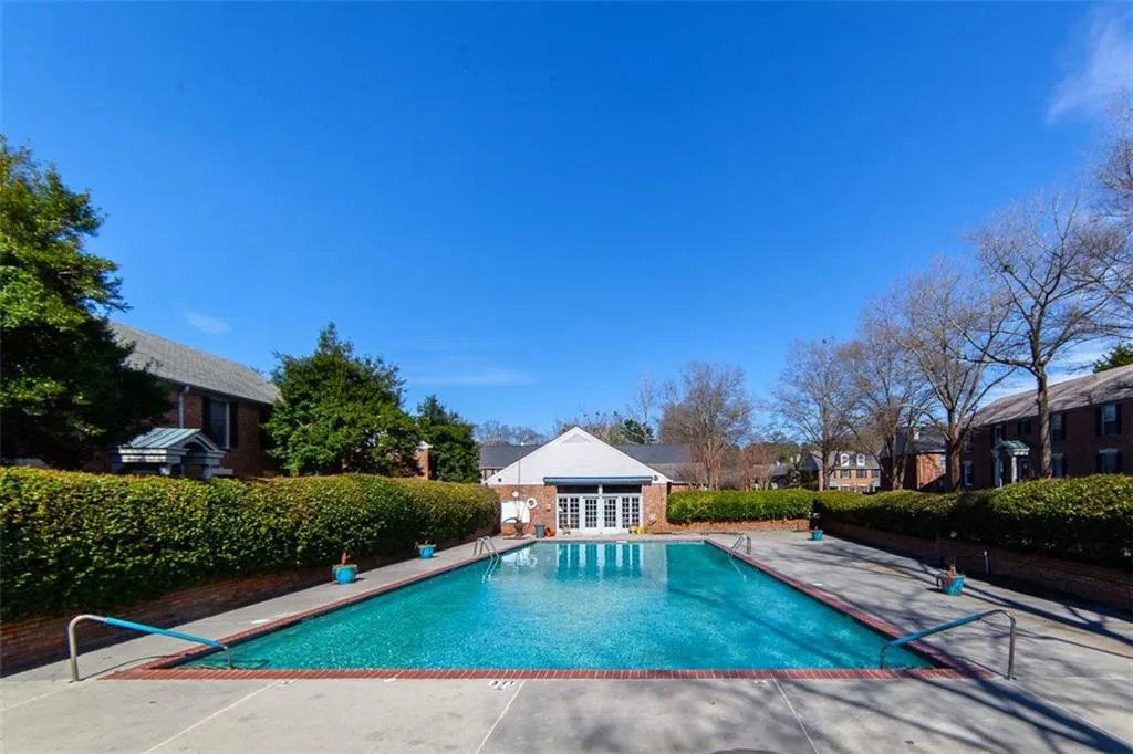 6700 Roswell Road Unit 27c, Atlanta, Georgia 30328, 2 Bedrooms Bedrooms, ,2 BathroomsBathrooms,Residential,Sold,6700 Roswell Road Unit 27c,6510089