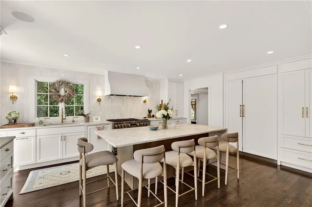 4917 Rebel Trail, Atlanta, Georgia 30327, 6 Bedrooms Bedrooms, ,6 BathroomsBathrooms,Residential,For Sale,4917 Rebel Trail,7758685