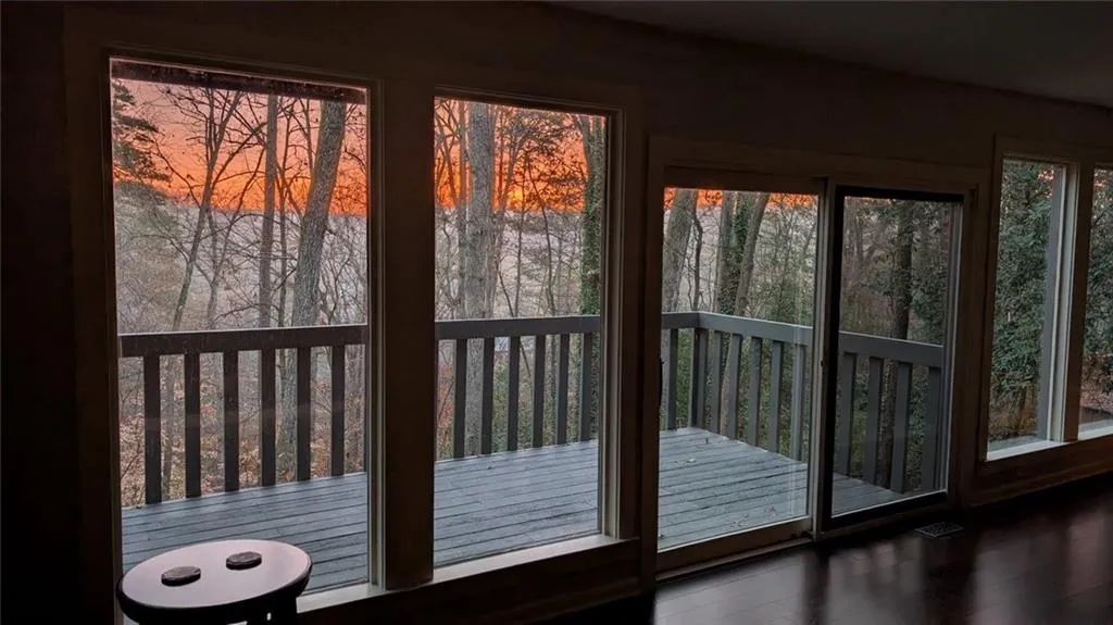 180 River Court Pkwy, Sandy Springs, Georgia 30328, 5 Bedrooms Bedrooms, ,4 BathroomsBathrooms,Residential,For Sale,180 River Court Pkwy,7690344