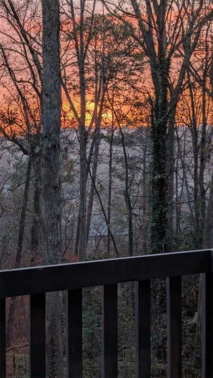 180 River Court Pkwy, Sandy Springs, Georgia 30328, 5 Bedrooms Bedrooms, ,4 BathroomsBathrooms,Residential,For Sale,180 River Court Pkwy,7690344