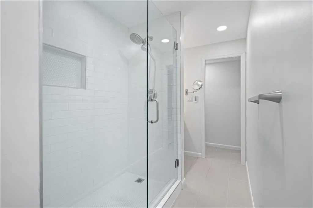 180 River Court Pkwy, Sandy Springs, Georgia 30328, 5 Bedrooms Bedrooms, ,4 BathroomsBathrooms,Residential,For Sale,180 River Court Pkwy,7690344