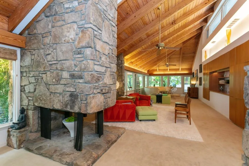 1025 Riverside Trace, Sandy Springs, Georgia 30328, 4 Bedrooms Bedrooms, ,3 BathroomsBathrooms,Residential,Sold,1025 Riverside Trace,6760457