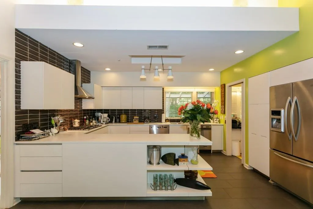 1025 Riverside Trace, Sandy Springs, Georgia 30328, 4 Bedrooms Bedrooms, ,3 BathroomsBathrooms,Residential,Sold,1025 Riverside Trace,6760457