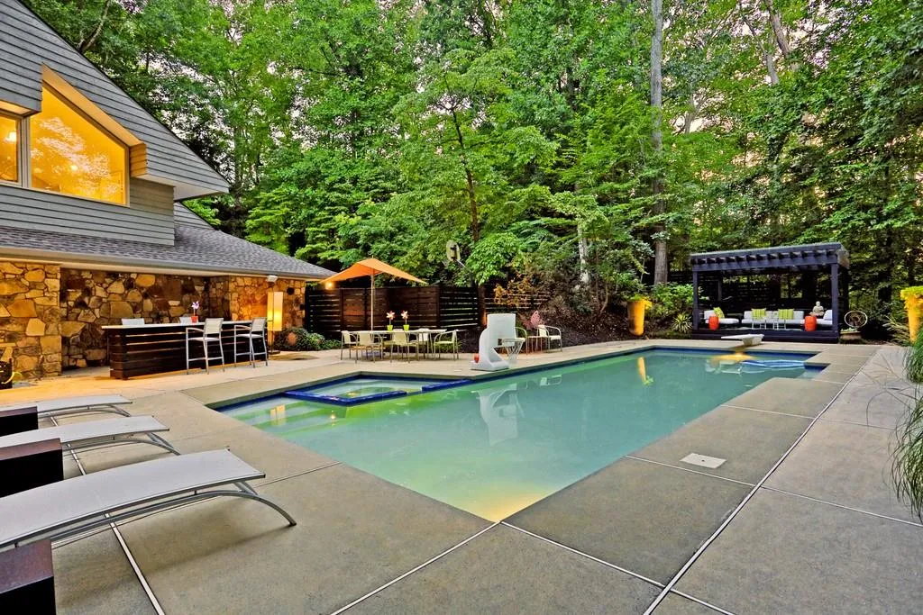 1025 Riverside Trace, Sandy Springs, Georgia 30328, 4 Bedrooms Bedrooms, ,3 BathroomsBathrooms,Residential,Sold,1025 Riverside Trace,6760457