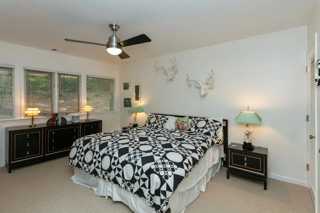 1025 Riverside Trace, Sandy Springs, Georgia 30328, 4 Bedrooms Bedrooms, ,3 BathroomsBathrooms,Residential,Sold,1025 Riverside Trace,6760457