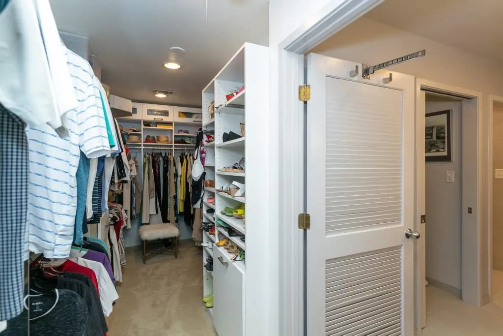 1025 Riverside Trace, Sandy Springs, Georgia 30328, 4 Bedrooms Bedrooms, ,3 BathroomsBathrooms,Residential,Sold,1025 Riverside Trace,6760457