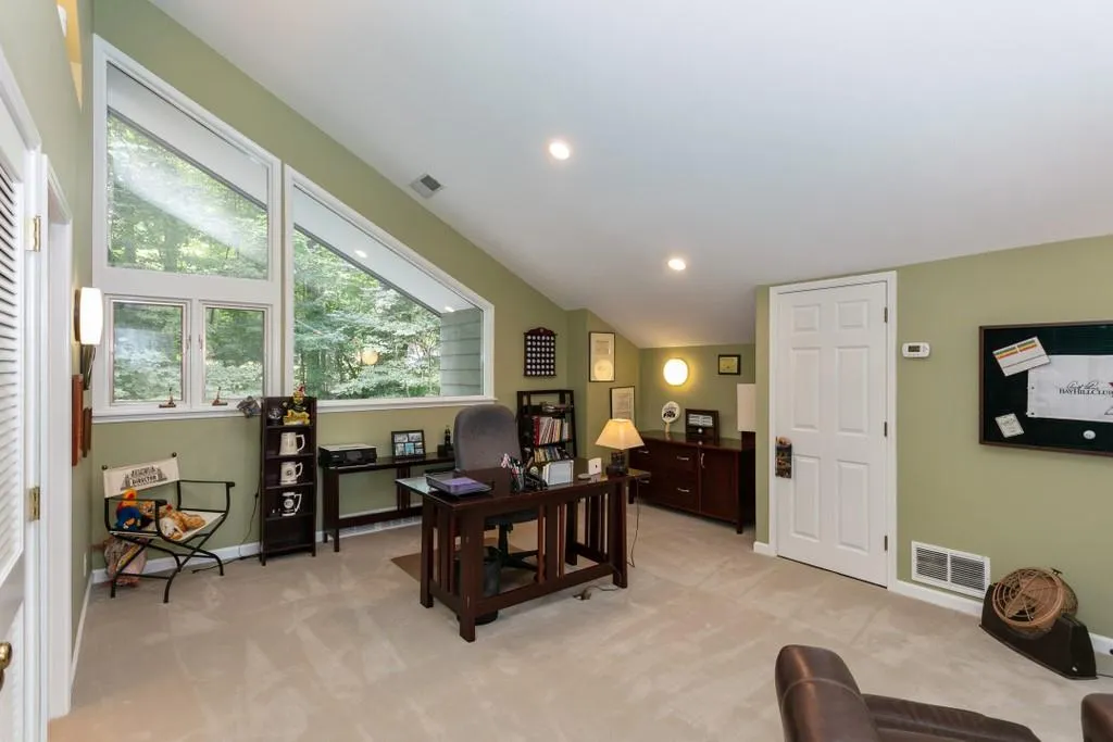 1025 Riverside Trace, Sandy Springs, Georgia 30328, 4 Bedrooms Bedrooms, ,3 BathroomsBathrooms,Residential,Sold,1025 Riverside Trace,6760457