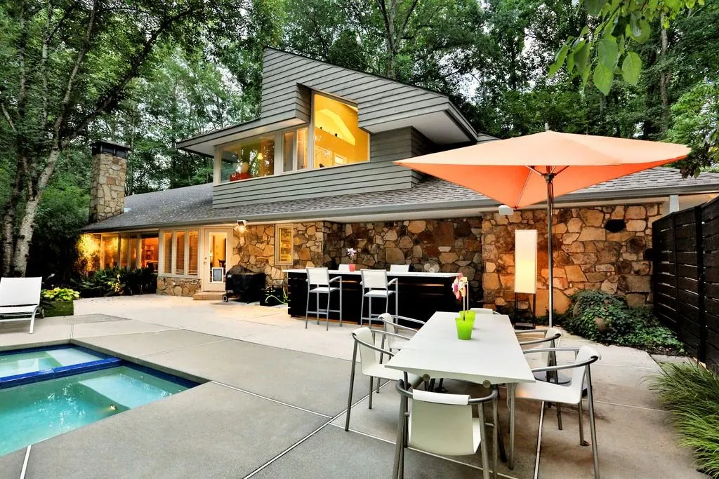 1025 Riverside Trace, Sandy Springs, Georgia 30328, 4 Bedrooms Bedrooms, ,3 BathroomsBathrooms,Residential,Sold,1025 Riverside Trace,6760457