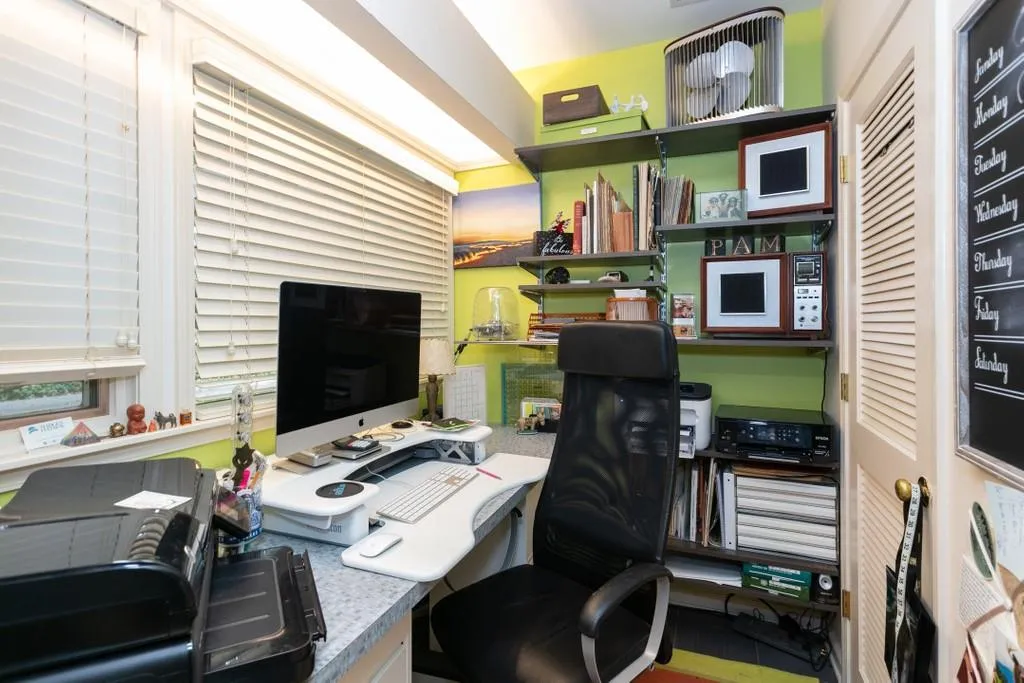 1025 Riverside Trace, Sandy Springs, Georgia 30328, 4 Bedrooms Bedrooms, ,3 BathroomsBathrooms,Residential,Sold,1025 Riverside Trace,6760457