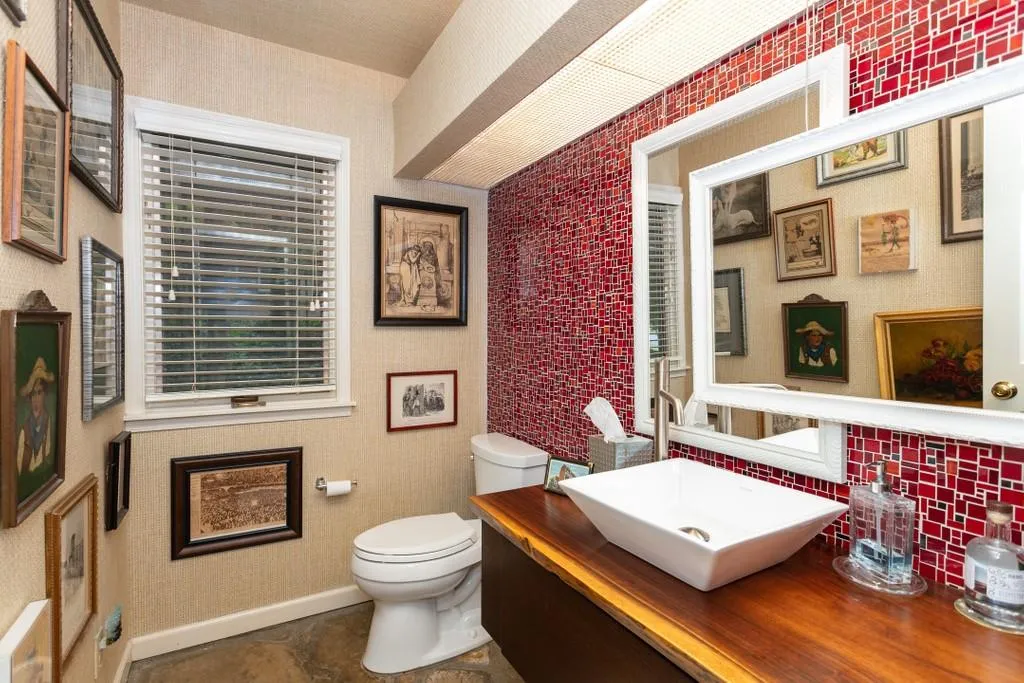 1025 Riverside Trace, Sandy Springs, Georgia 30328, 4 Bedrooms Bedrooms, ,3 BathroomsBathrooms,Residential,Sold,1025 Riverside Trace,6760457