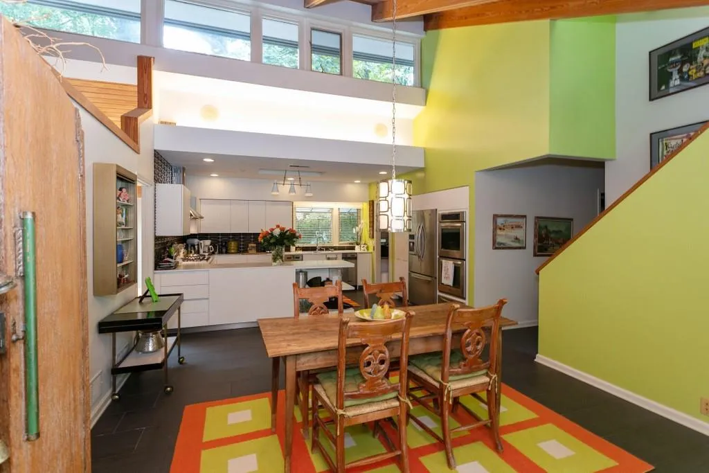 1025 Riverside Trace, Sandy Springs, Georgia 30328, 4 Bedrooms Bedrooms, ,3 BathroomsBathrooms,Residential,Sold,1025 Riverside Trace,6760457