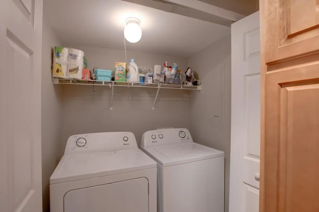 205 Brighton Point, Sandy Springs, Georgia 30328, 2 Bedrooms Bedrooms, ,2 BathroomsBathrooms,Residential,Sold,205 Brighton Point,5850882