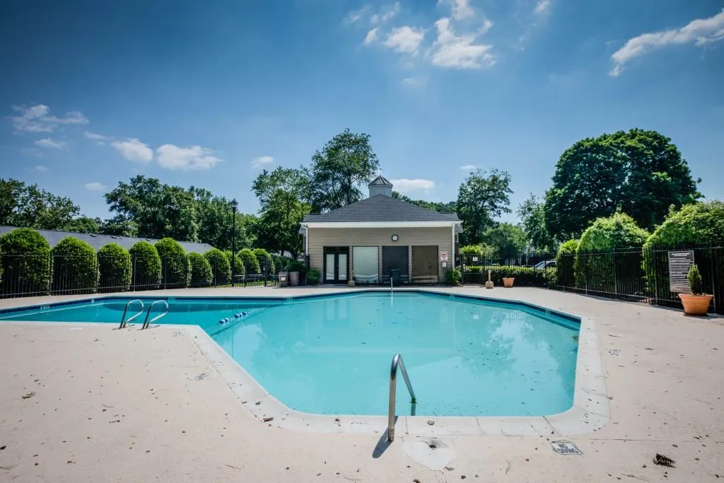 205 Brighton Point, Sandy Springs, Georgia 30328, 2 Bedrooms Bedrooms, ,2 BathroomsBathrooms,Residential,Sold,205 Brighton Point,5850882