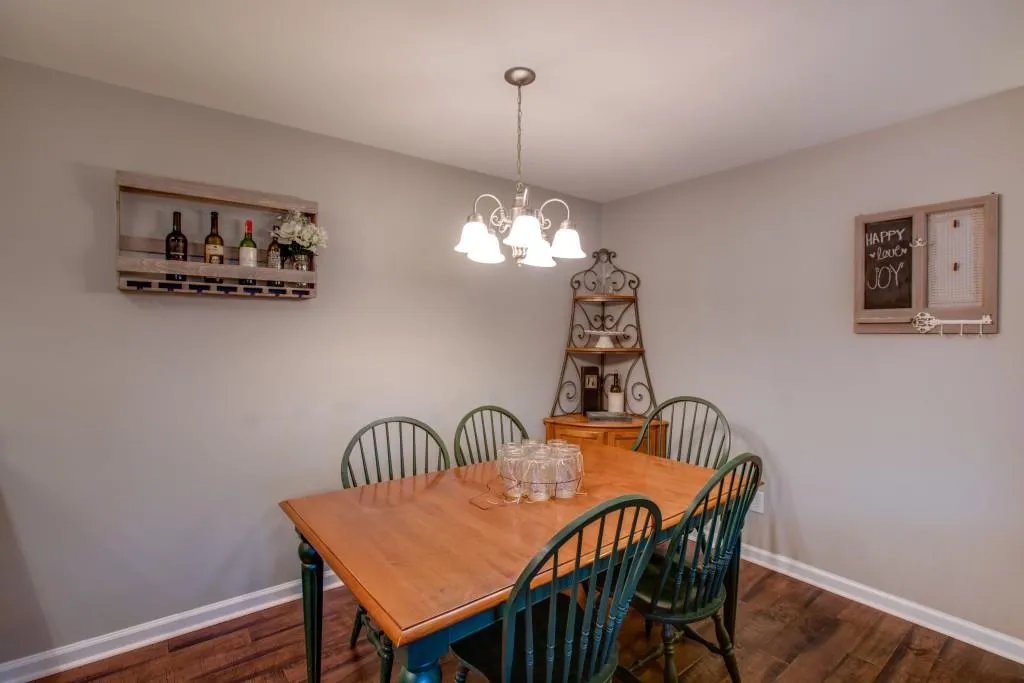 205 Brighton Point, Sandy Springs, Georgia 30328, 2 Bedrooms Bedrooms, ,2 BathroomsBathrooms,Residential,Sold,205 Brighton Point,5850882