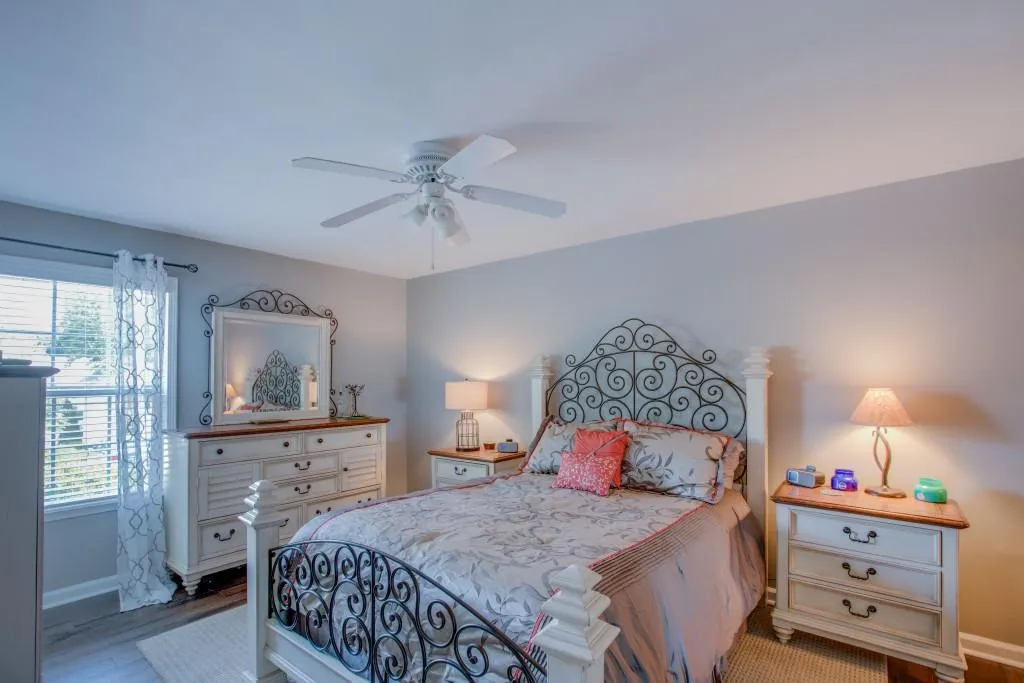 205 Brighton Point, Sandy Springs, Georgia 30328, 2 Bedrooms Bedrooms, ,2 BathroomsBathrooms,Residential,Sold,205 Brighton Point,5850882