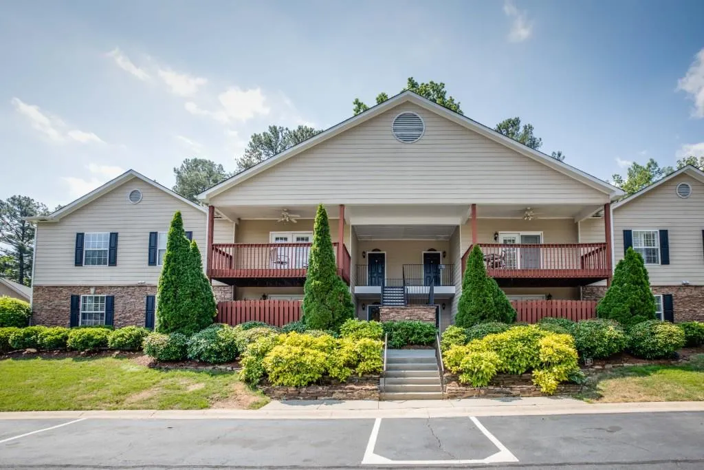 205 Brighton Point, Sandy Springs, Georgia 30328, 2 Bedrooms Bedrooms, ,2 BathroomsBathrooms,Residential,Sold,205 Brighton Point,5850882