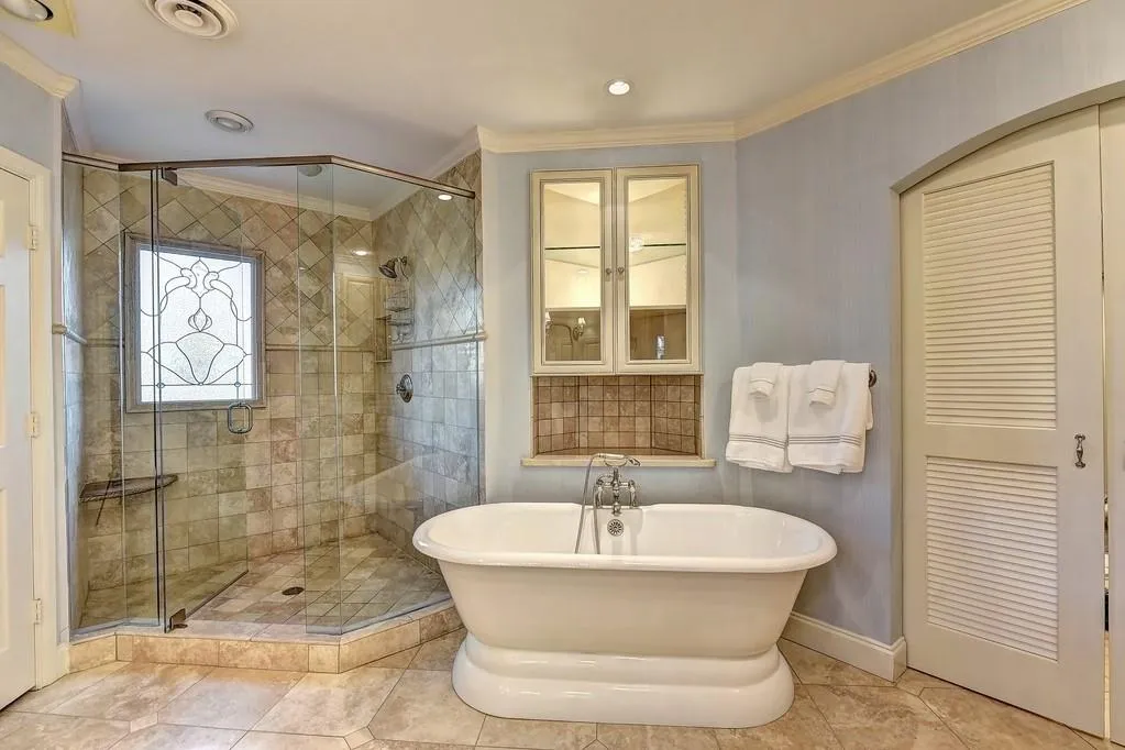 6450 River Chase Circle, Sandy Springs, Georgia 30328, 7 Bedrooms Bedrooms, ,6 BathroomsBathrooms,Residential,Sold,6450 River Chase Circle,6502997