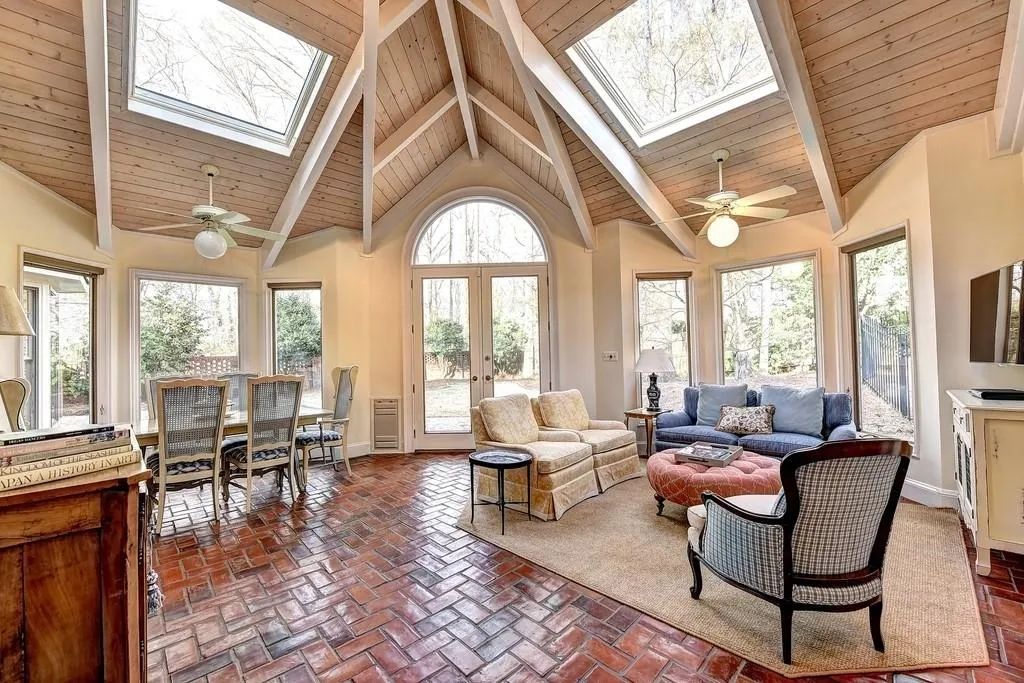 6450 River Chase Circle, Sandy Springs, Georgia 30328, 7 Bedrooms Bedrooms, ,6 BathroomsBathrooms,Residential,Sold,6450 River Chase Circle,6502997