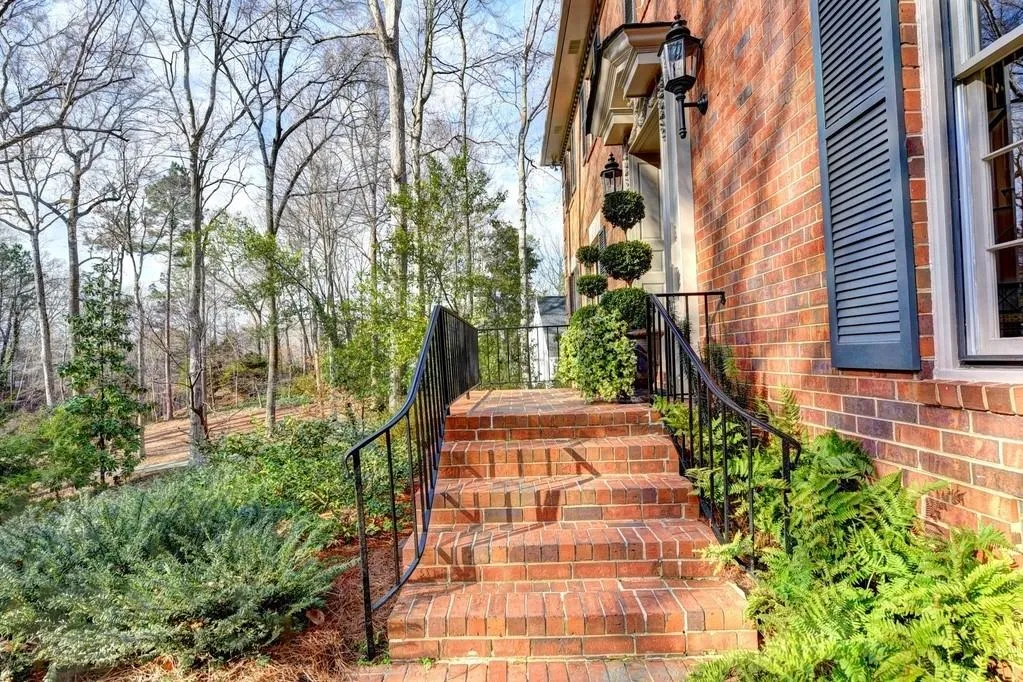 6450 River Chase Circle, Sandy Springs, Georgia 30328, 7 Bedrooms Bedrooms, ,6 BathroomsBathrooms,Residential,Sold,6450 River Chase Circle,6502997