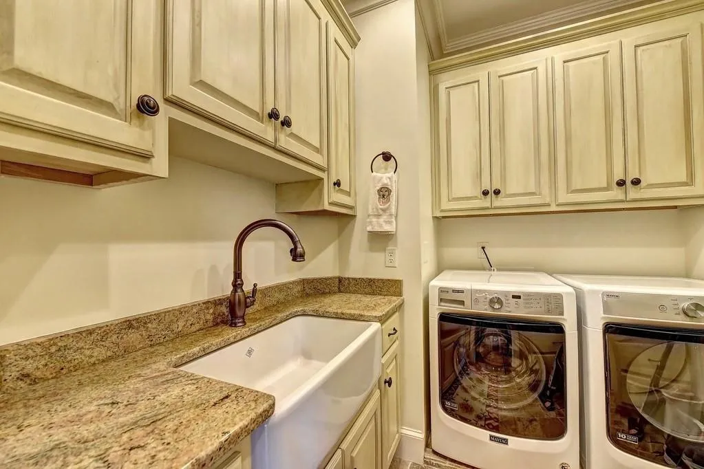 6450 River Chase Circle, Sandy Springs, Georgia 30328, 7 Bedrooms Bedrooms, ,6 BathroomsBathrooms,Residential,Sold,6450 River Chase Circle,6502997
