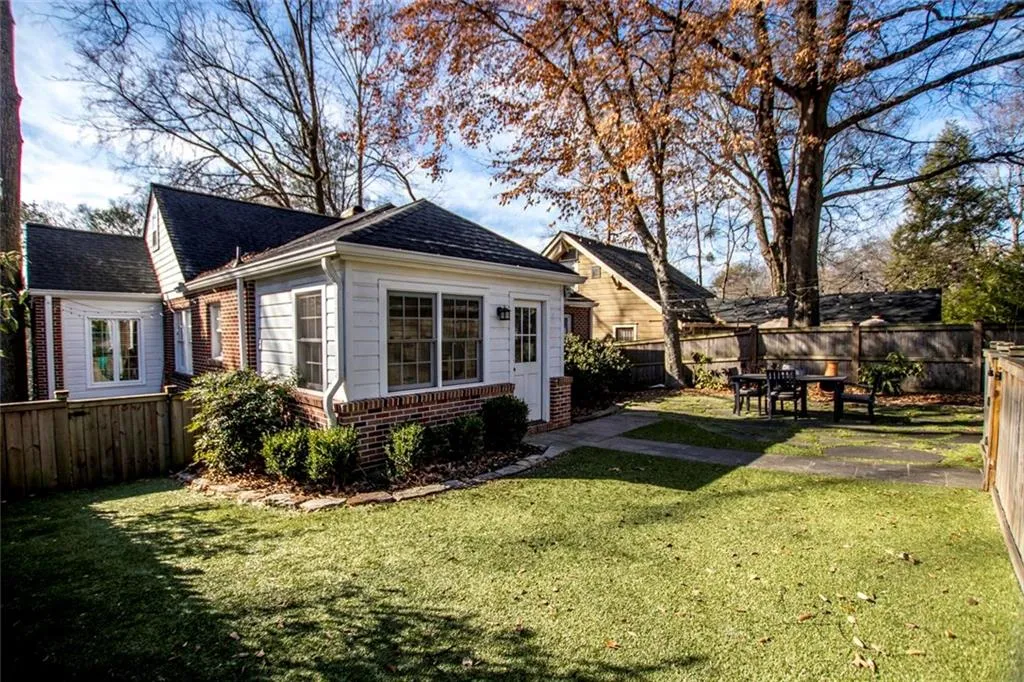 216 Springdale Drive Ne, Atlanta, Georgia 30305, 3 Bedrooms Bedrooms, ,2 BathroomsBathrooms,Residential,Sold,216 Springdale Drive Ne,5803749