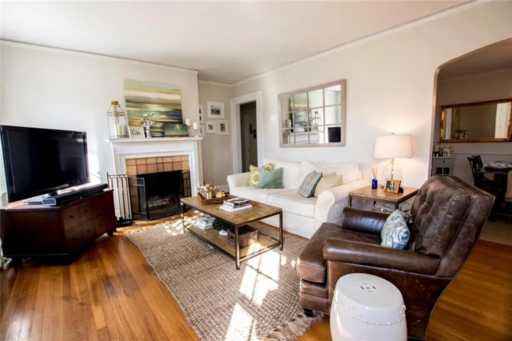 216 Springdale Drive Ne, Atlanta, Georgia 30305, 3 Bedrooms Bedrooms, ,2 BathroomsBathrooms,Residential,Sold,216 Springdale Drive Ne,5803749