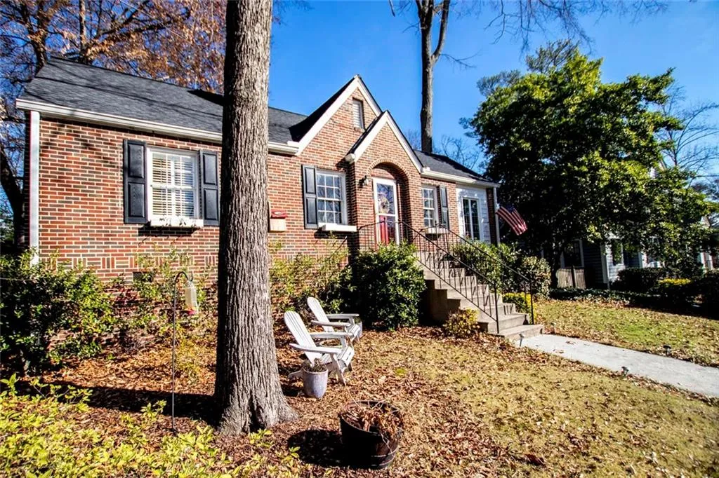 216 Springdale Drive Ne, Atlanta, Georgia 30305, 3 Bedrooms Bedrooms, ,2 BathroomsBathrooms,Residential,Sold,216 Springdale Drive Ne,5803749