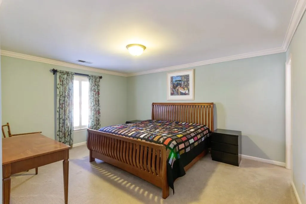 205 Woodchase Close, Sandy Springs, Georgia 30319, 4 Bedrooms Bedrooms, ,3 BathroomsBathrooms,Residential,Sold,205 Woodchase Close,6749457