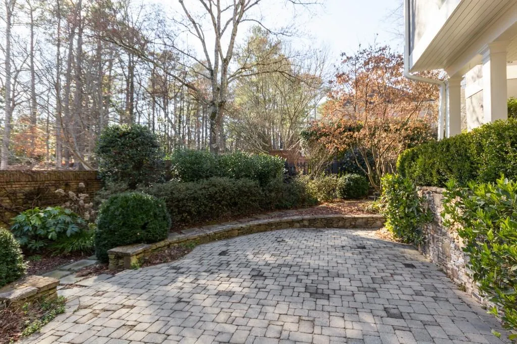 205 Woodchase Close, Sandy Springs, Georgia 30319, 4 Bedrooms Bedrooms, ,3 BathroomsBathrooms,Residential,Sold,205 Woodchase Close,6749457