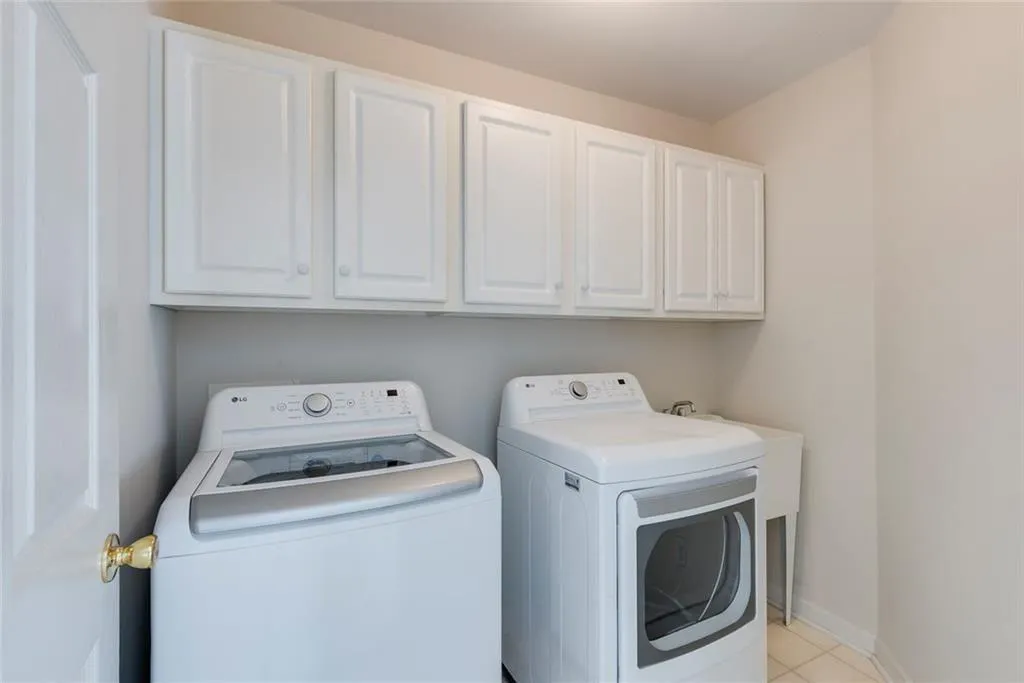 Georgia 30328, ,2 BathroomsBathrooms,Residential,Sold,7707750