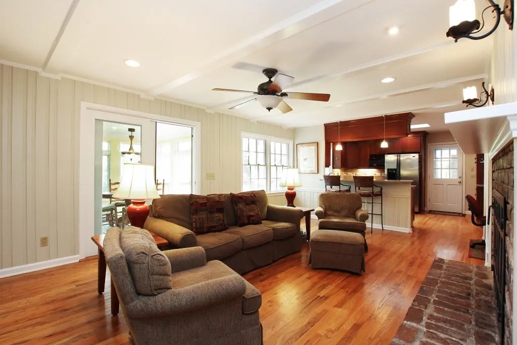 4985 Vallo Vista Court Ne, Sandy Springs, Georgia 30342, 4 Bedrooms Bedrooms, ,3 BathroomsBathrooms,Residential,Sold,4985 Vallo Vista Court Ne,5671574