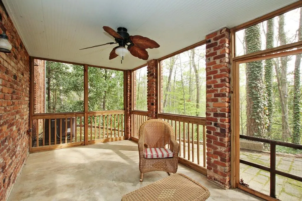 4985 Vallo Vista Court Ne, Sandy Springs, Georgia 30342, 4 Bedrooms Bedrooms, ,3 BathroomsBathrooms,Residential,Sold,4985 Vallo Vista Court Ne,5671574