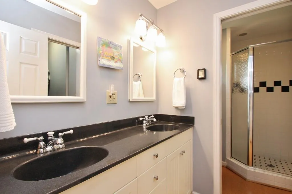 4985 Vallo Vista Court Ne, Sandy Springs, Georgia 30342, 4 Bedrooms Bedrooms, ,3 BathroomsBathrooms,Residential,Sold,4985 Vallo Vista Court Ne,5671574