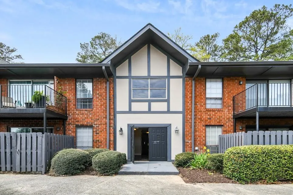 6851 Roswell Road Unit A5, Atlanta, Georgia 30328, 2 Bedrooms Bedrooms, ,2 BathroomsBathrooms,Residential,Sold,6851 Roswell Road Unit A5,7024401