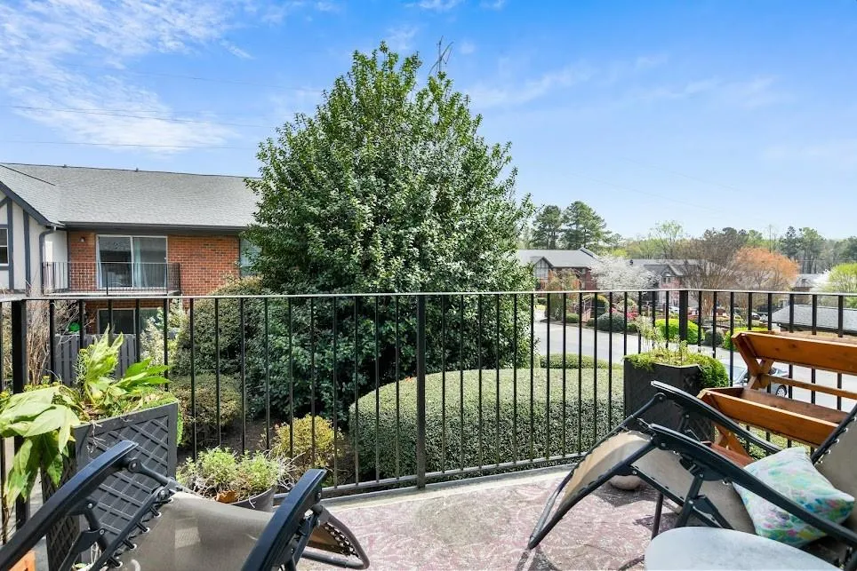 6851 Roswell Road Unit A5, Atlanta, Georgia 30328, 2 Bedrooms Bedrooms, ,2 BathroomsBathrooms,Residential,Sold,6851 Roswell Road Unit A5,7024401