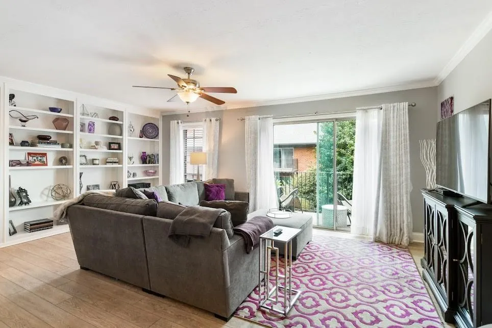 6851 Roswell Road Unit A5, Atlanta, Georgia 30328, 2 Bedrooms Bedrooms, ,2 BathroomsBathrooms,Residential,Sold,6851 Roswell Road Unit A5,7024401