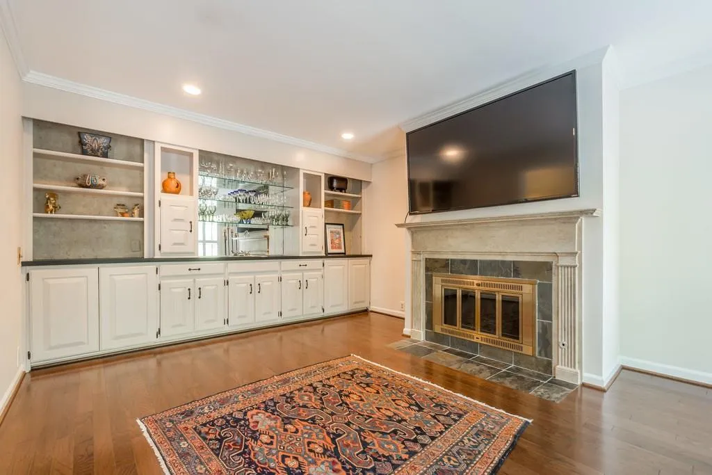 602 Dunwoody Chace Unit 602, Atlanta, Georgia 30328, 3 Bedrooms Bedrooms, ,2 BathroomsBathrooms,Residential,Sold,602 Dunwoody Chace Unit 602,6538749