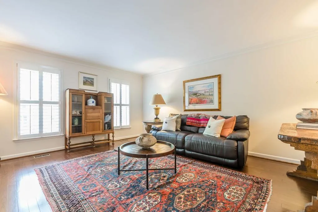 602 Dunwoody Chace Unit 602, Atlanta, Georgia 30328, 3 Bedrooms Bedrooms, ,2 BathroomsBathrooms,Residential,Sold,602 Dunwoody Chace Unit 602,6538749