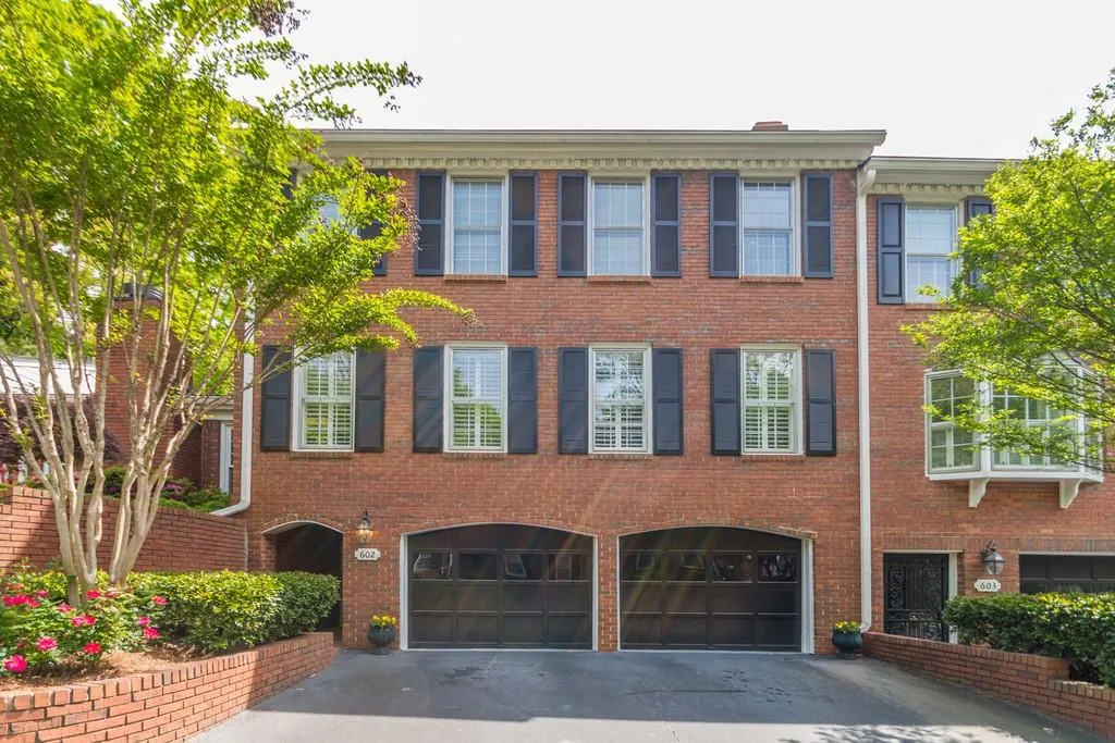 602 Dunwoody Chace Unit 602, Atlanta, Georgia 30328, 3 Bedrooms Bedrooms, ,2 BathroomsBathrooms,Residential,Sold,602 Dunwoody Chace Unit 602,6538749