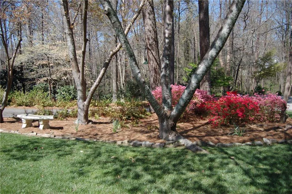1051 Somerset Drive Nw, Atlanta, Georgia 30327, 4 Bedrooms Bedrooms, ,3 BathroomsBathrooms,Residential,Sold,1051 Somerset Drive Nw,5994324
