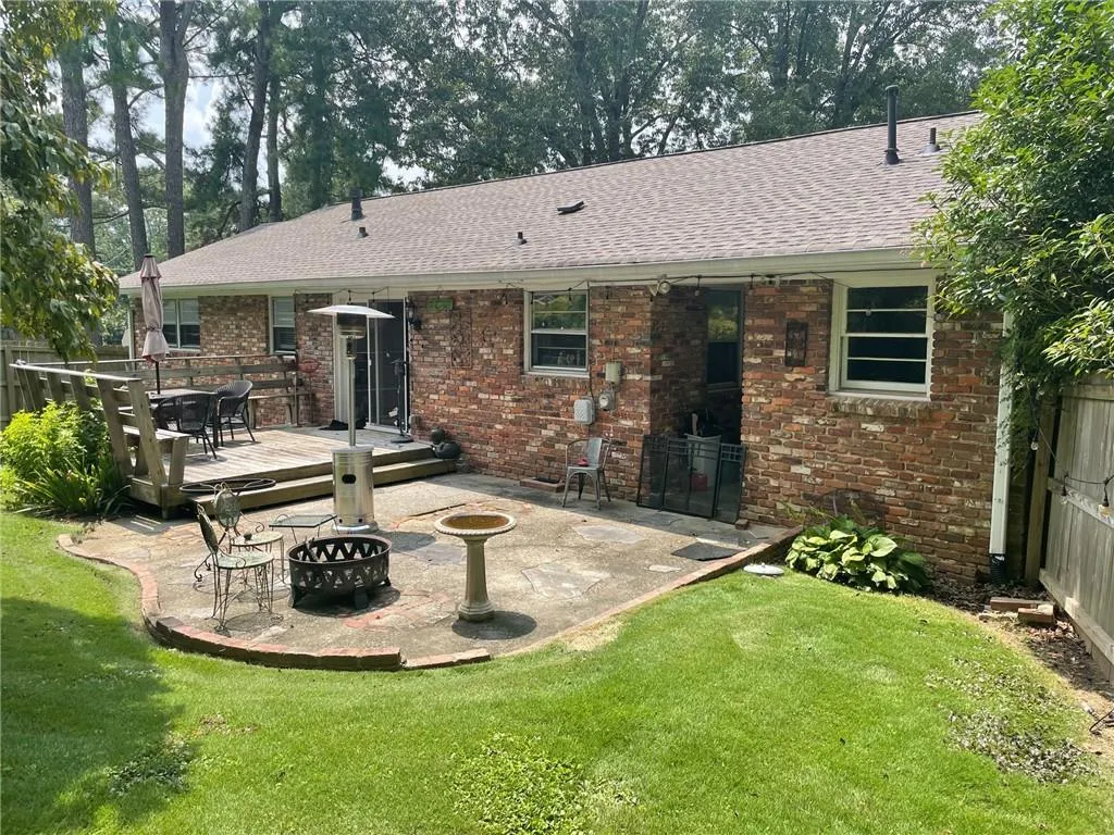 125 Cromwell Road, Sandy Springs, Georgia 30328, 3 Bedrooms Bedrooms, ,2 BathroomsBathrooms,Residential,Sold,125 Cromwell Road,6930093