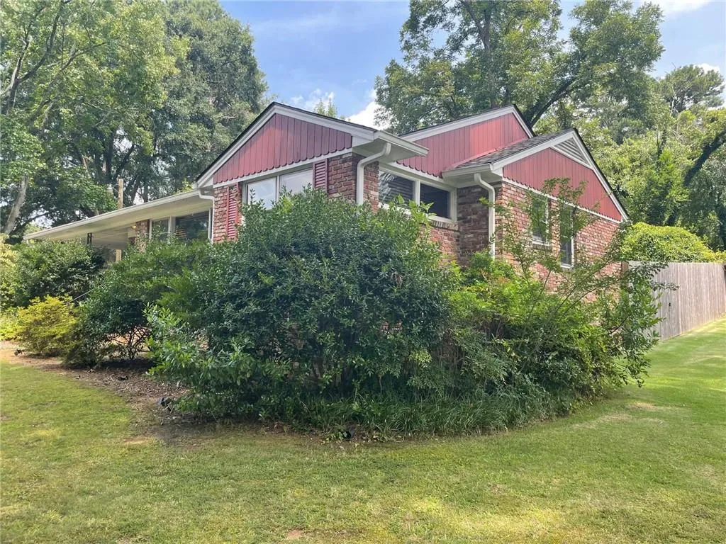 125 Cromwell Road, Sandy Springs, Georgia 30328, 3 Bedrooms Bedrooms, ,2 BathroomsBathrooms,Residential,Sold,125 Cromwell Road,6930093